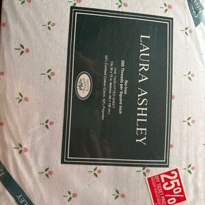 Laura Ashley sheet set